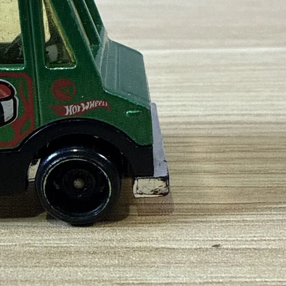 Hot Wheels Quick Bite Treasure Hunt Fast Foodie 2/5 Green Food Truck Loose Rare